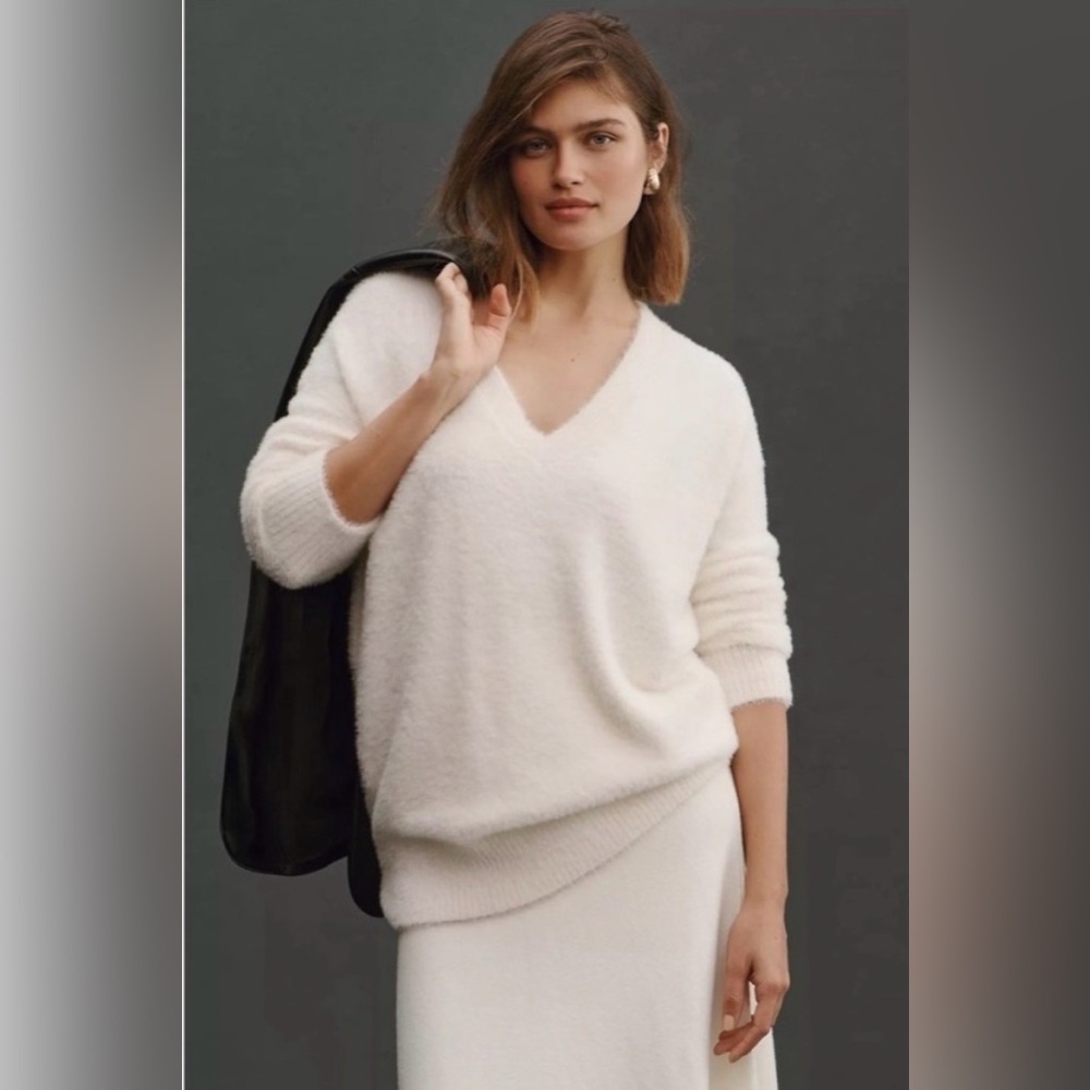 Anthropologie V-Neck Fuzzy Eyelash Sweater‎ Size XS Ivory Pullover Soft Silky